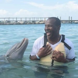 Meet your Posher, Gregory